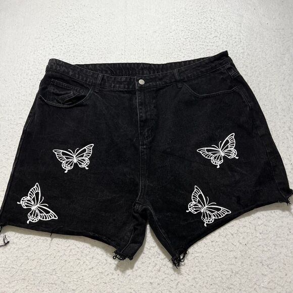 SheIn Pants - Shein Women's Plus Size 2X Black Denim Shorts Butterfly Print 6" Inseam